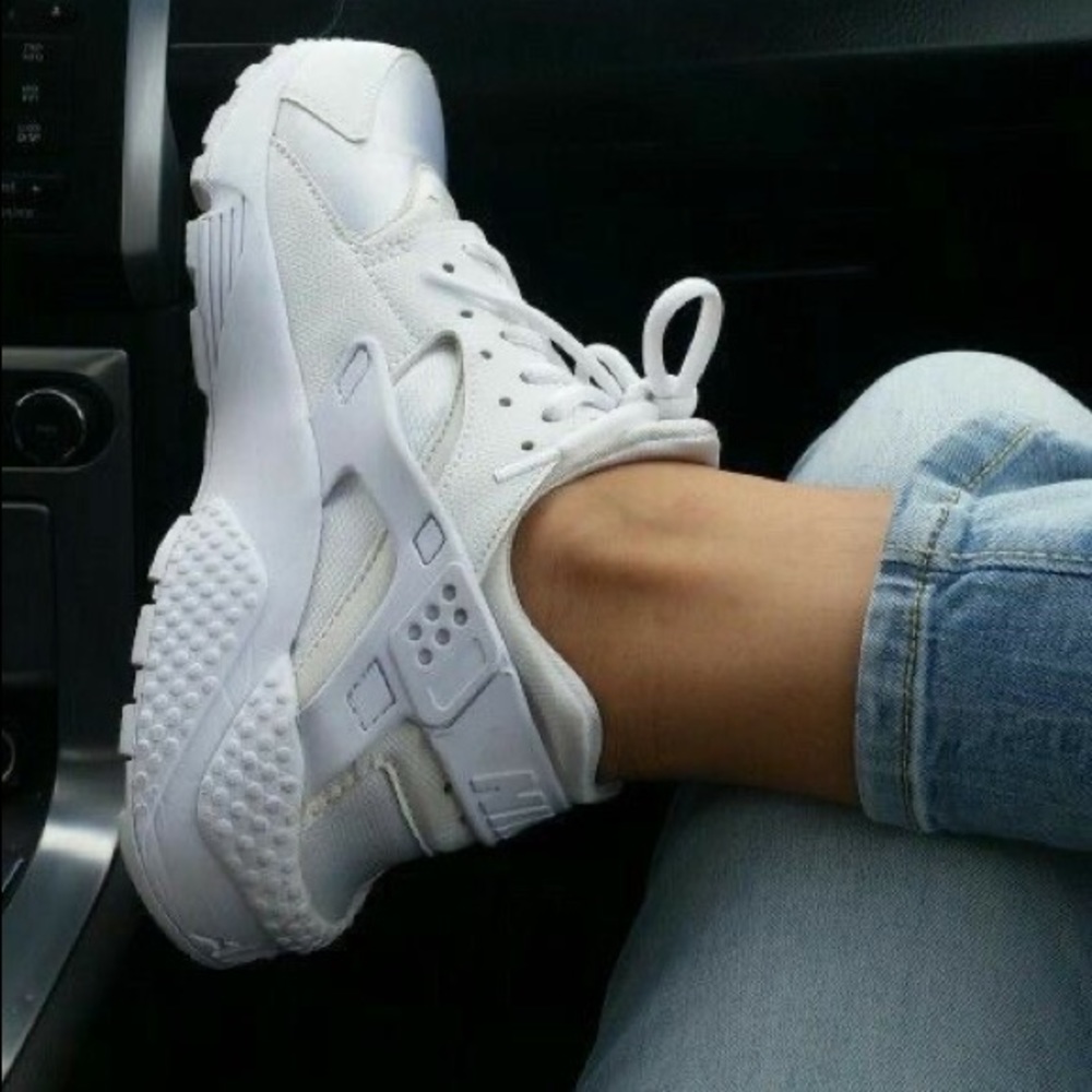 WHITE NIKE HURACHE Woman US7.5 UK5 EUR38.5